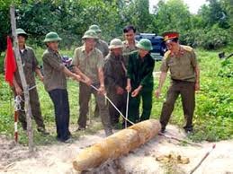 Régler les conséquences des bombes et des mines datant de la guerre - ảnh 1